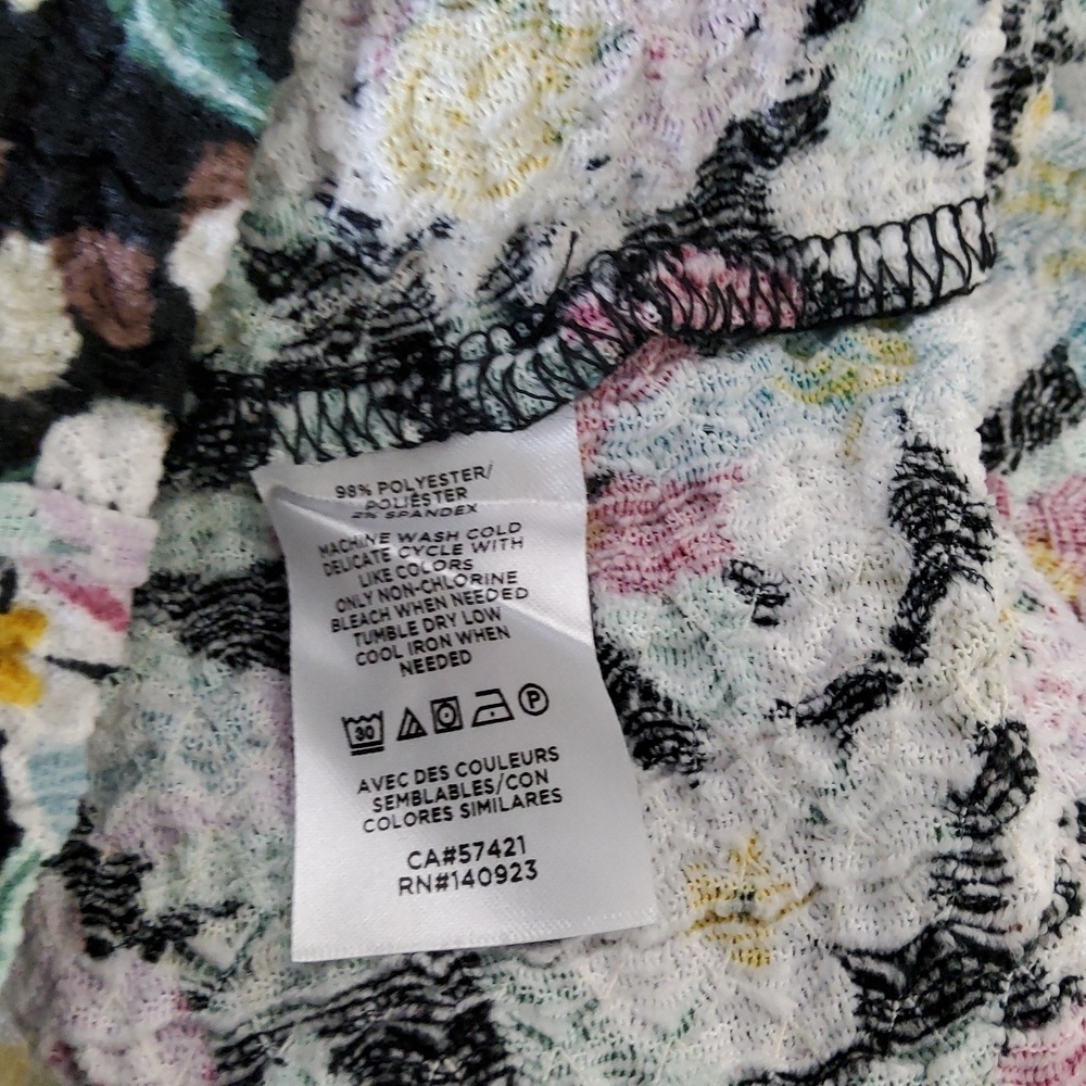 LOFT Floral Ruffle Sleeve Blouse - Black and Multicolor Size S - Picture 3 of 5